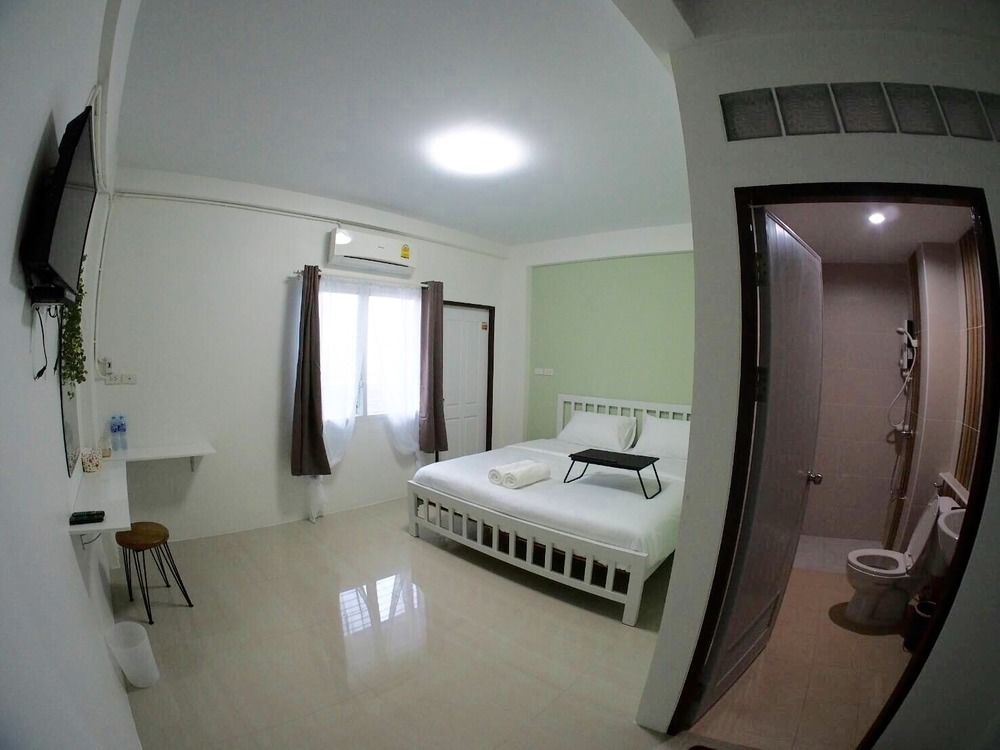 Hasu Guesthouse Hat Yai Exterior photo