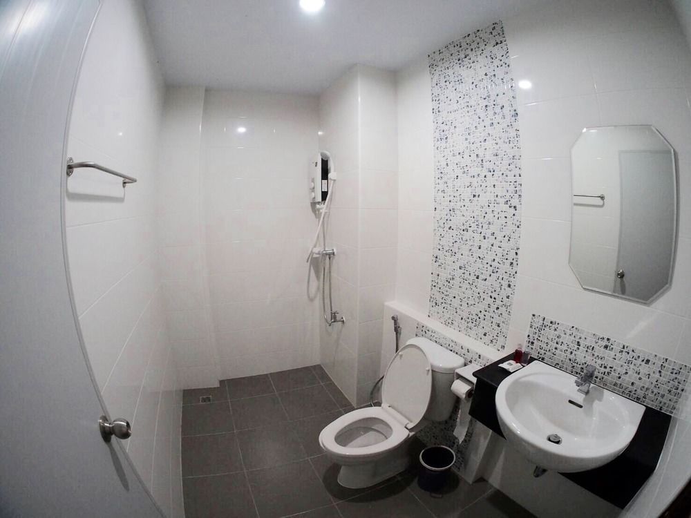 Hasu Guesthouse Hat Yai Exterior photo