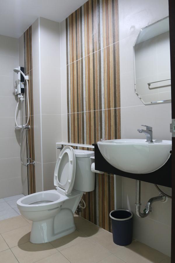 Hasu Guesthouse Hat Yai Exterior photo