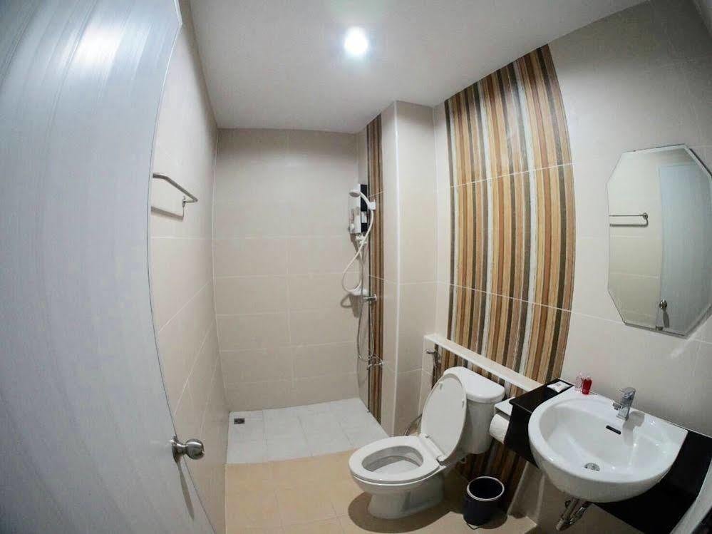 Hasu Guesthouse Hat Yai Exterior photo